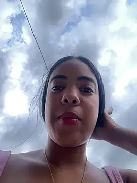 NAUGHTY LITTLE 18 online show from April 13, 9:31 pm