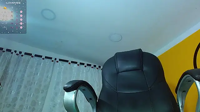 Matthew Boy  online show from February 15, 8:01 pm