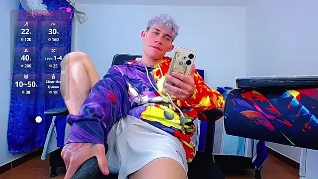 thiagomurphyy online show from December 12, 8:03 am