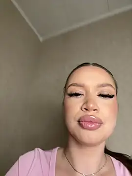 Snapshot of bunnyrich chatting on March 1, 8:11 pm bunnyrich online show from March 1, 8:11 pm