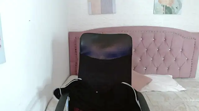 shaneelle online show from October 7, 3:47 am