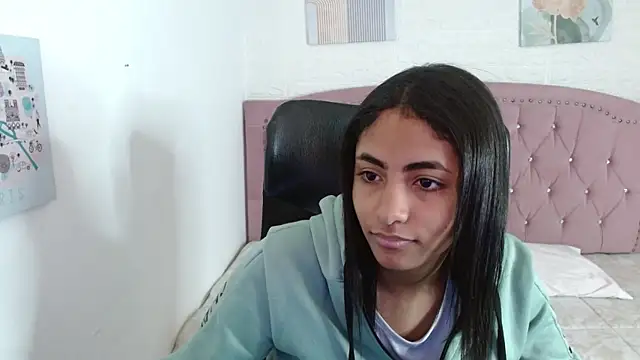 shaneelle online show from October 8, 3:04 am