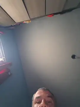 Carlossantos07 online show from March 10, 11:37 am