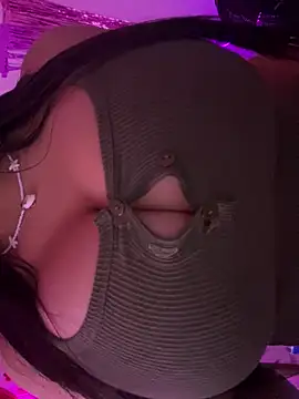 izanmiller2001 online show from February 22, 11:14 pm