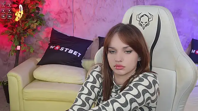 Snapshot of Brendi054 chatting on December 13, 7:43 pm Brendi054 online show from December 13, 7:43 pm