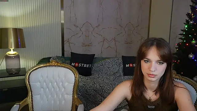 Snapshot of Brendi054 chatting on December 15, 11:34 am Brendi054 online show from December 15, 11:34 am