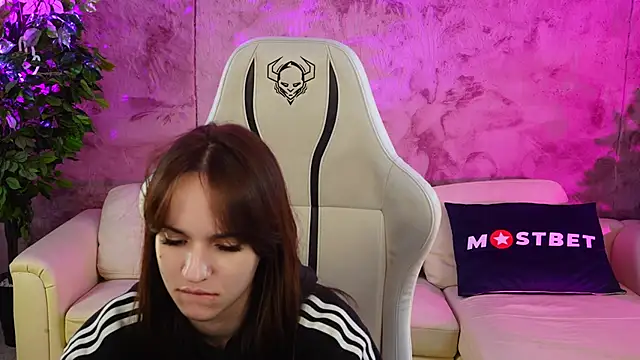 Snapshot of Brendi054 chatting on January 11, 7:39 am Brendi054 online show from January 11, 7:39 am