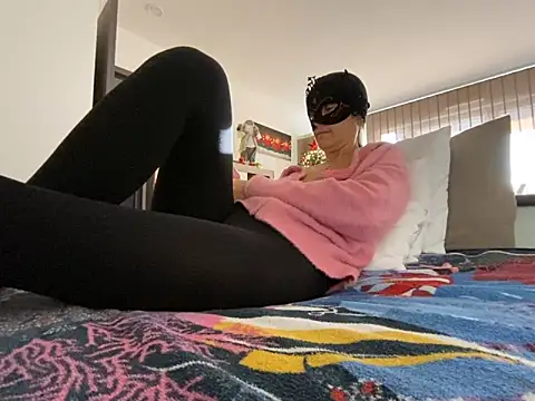 Marilou1983 online show from December 13, 8:51 am