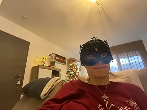 Marilou1983 online show from December 22, 1:55 pm