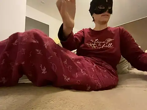 Marilou1983 online show from January 7, 9:46 pm