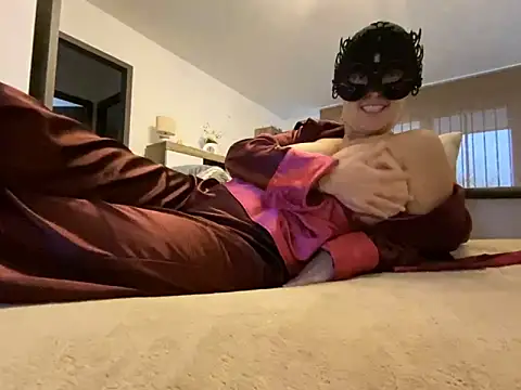 Marilou1983 online show from February 6, 8:07 am