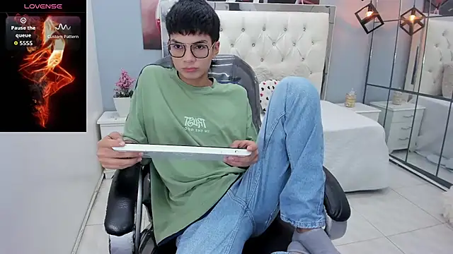 Noha scott online show from March 4, 11:00 pm