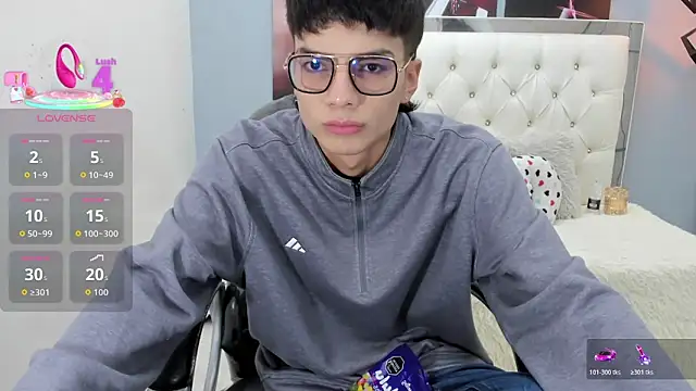 Noha scott online show from April 22, 10:33 pm