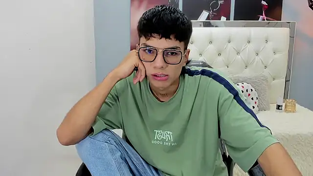 Noha scott online show from April 24, 10:45 pm