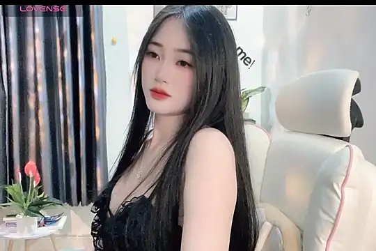 Snapshot of _Aimy_ chatting on February 20, 3:52 pm Aimy online show from February 20, 3:52 pm