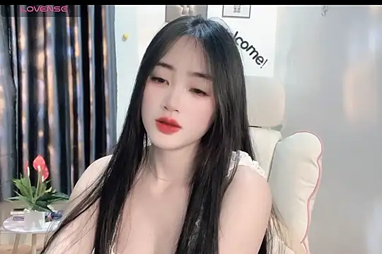 Snapshot of _Aimy_ chatting on February 21, 4:07 am Aimy online show from February 21, 4:07 am