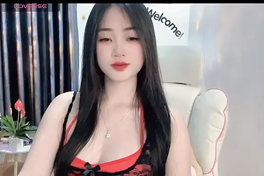 Snapshot of _Aimy_ chatting on February 22, 3:45 am Aimy online show from February 22, 3:45 am