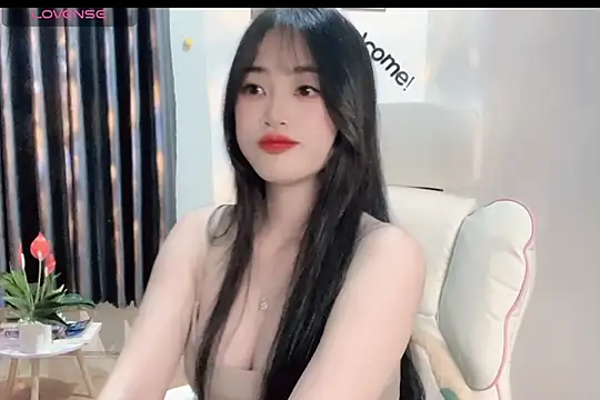 Snapshot of _Aimy_ chatting on February 22, 4:19 pm Aimy online show from February 22, 4:19 pm