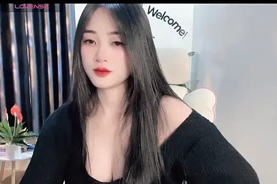 Snapshot of _Aimy_ chatting on February 23, 3:45 am Aimy online show from February 23, 3:45 am