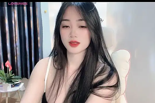 Snapshot of _Aimy_ chatting on February 23, 4:13 pm Aimy online show from February 23, 4:13 pm