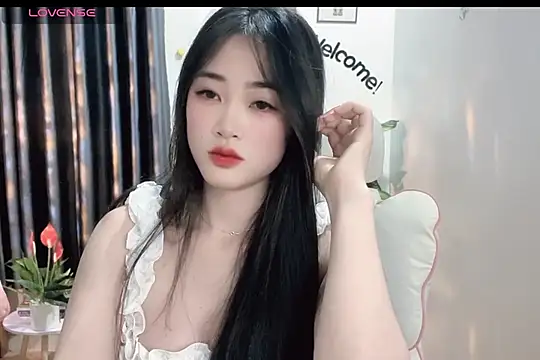 Snapshot of _Aimy_ chatting on February 24, 3:53 pm Aimy online show from February 24, 3:53 pm