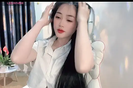 Snapshot of _Aimy_ chatting on February 25, 3:27 pm Aimy online show from February 25, 3:27 pm