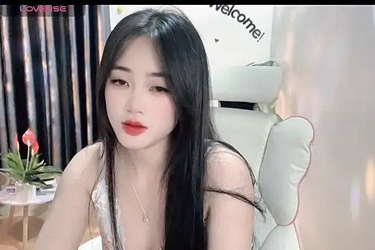 Snapshot of _Aimy_ chatting on February 27, 3:25 am Aimy online show from February 27, 3:25 am