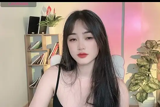 Snapshot of _Aimy_ chatting on March 5, 7:05 am Aimy online show from March 5, 7:05 am