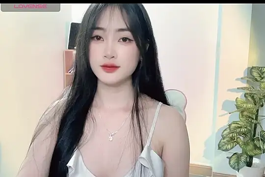 Snapshot of _Aimy_ chatting on March 5, 3:51 pm Aimy online show from March 5, 3:51 pm