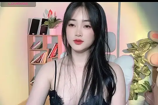 Snapshot of _Aimy_ chatting on March 6, 7:21 pm Aimy online show from March 6, 7:21 pm