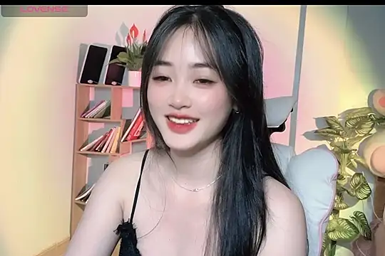 Snapshot of _Aimy_ chatting on March 7, 3:51 am Aimy online show from March 7, 3:51 am