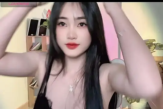 Snapshot of _Aimy_ chatting on March 8, 3:39 am Aimy online show from March 8, 3:39 am