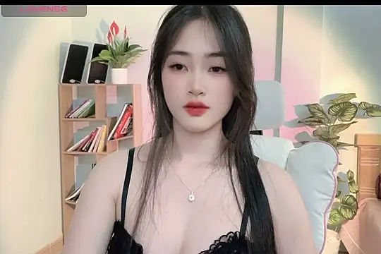 Snapshot of _Aimy_ chatting on March 8, 6:43 am Aimy online show from March 8, 6:43 am