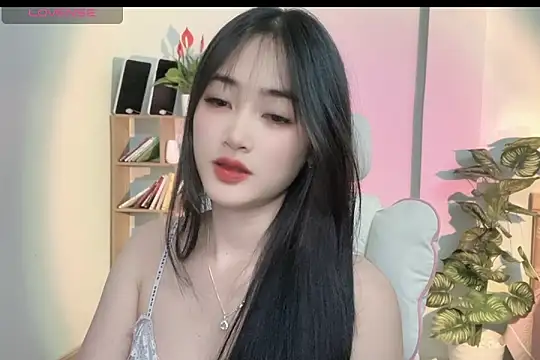 Snapshot of _Aimy_ chatting on March 8, 5:33 pm Aimy online show from March 8, 5:33 pm