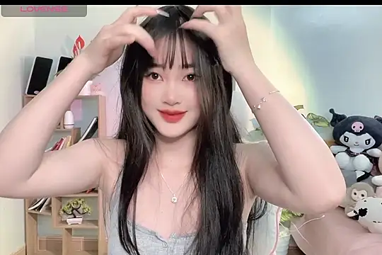 Snapshot of _Aimy_ chatting on March 20, 6:41 am Aimy online show from March 20, 6:41 am