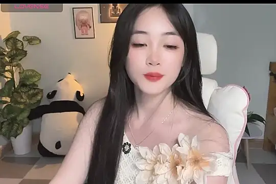 Snapshot of _Aimy_ chatting on September 15, 3:23 pm Aimy online show from September 15, 3:23 pm