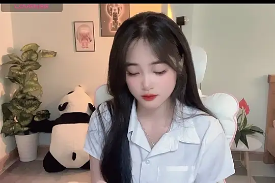 Snapshot of _Aimy_ chatting on September 17, 4:03 am Aimy online show from September 17, 4:03 am