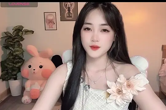 Snapshot of _Aimy_ chatting on September 29, 4:45 pm Aimy online show from September 29, 4:45 pm