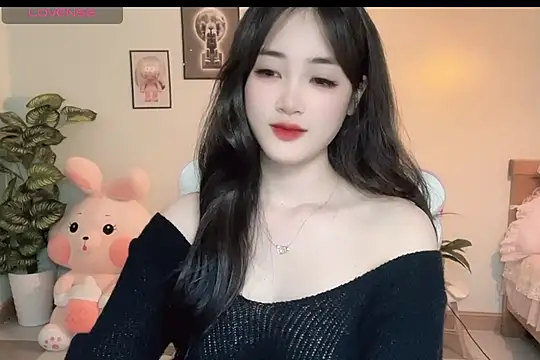 Snapshot of _Aimy_ chatting on October 6, 4:21 am Aimy online show from October 6, 4:21 am