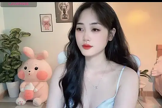 Snapshot of _Aimy_ chatting on October 14, 4:35 am Aimy online show from October 14, 4:35 am