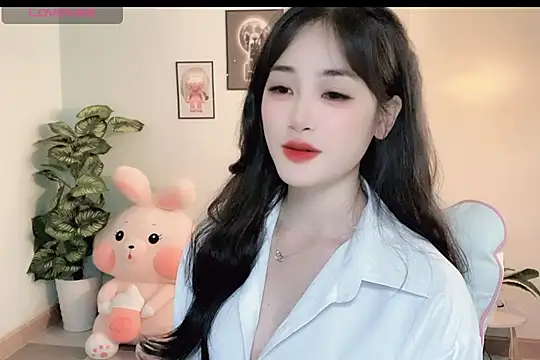 Snapshot of _Aimy_ chatting on October 20, 6:25 am Aimy online show from October 20, 6:25 am