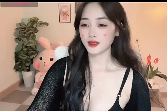 Snapshot of _Aimy_ chatting on October 28, 4:42 pm Aimy online show from October 28, 4:42 pm