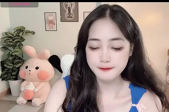 Snapshot of _Aimy_ chatting on October 29, 4:48 am Aimy online show from October 29, 4:48 am