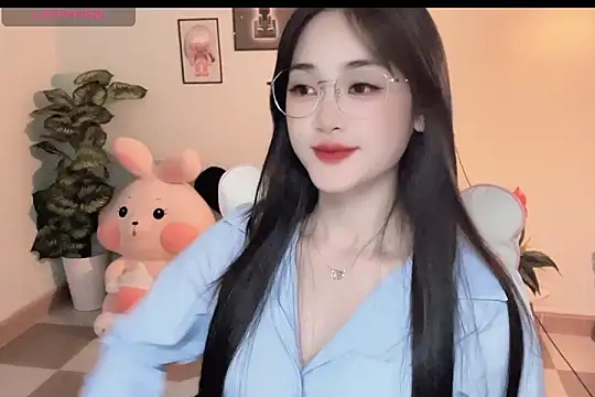 Snapshot of _Aimy_ chatting on November 9, 3:54 pm Aimy online show from November 9, 3:54 pm