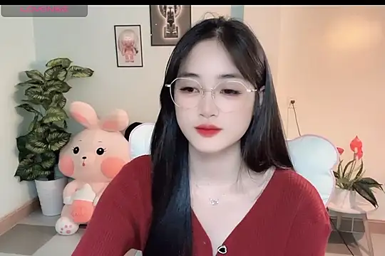 Snapshot of _Aimy_ chatting on November 25, 6:35 am Aimy online show from November 25, 6:35 am