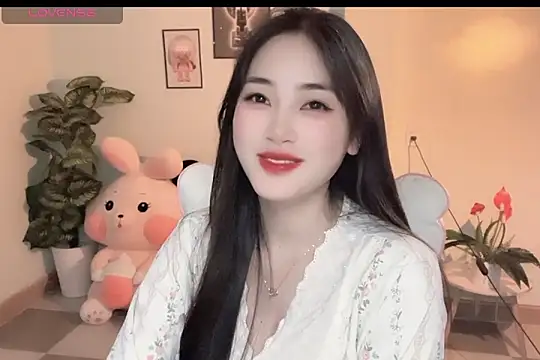 Snapshot of _Aimy_ chatting on November 29, 4:21 pm Aimy online show from November 29, 4:21 pm