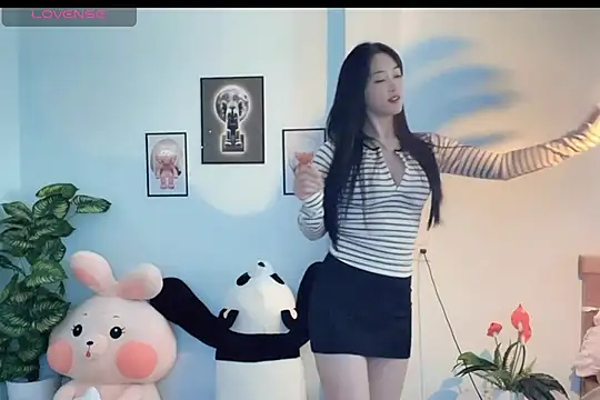 Snapshot of _Aimy_ chatting on November 30, 4:27 am Aimy online show from November 30, 4:27 am