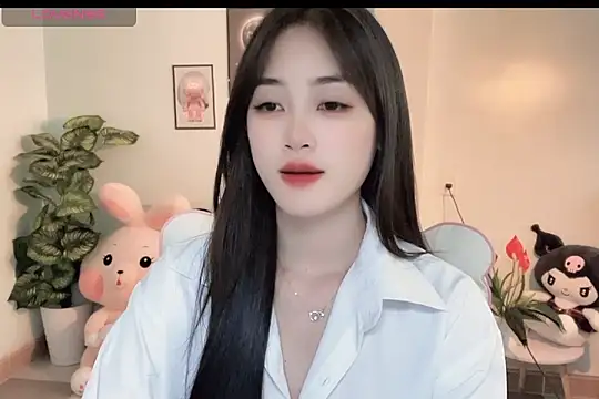 Snapshot of _Aimy_ chatting on December 2, 5:46 am Aimy online show from December 2, 5:46 am