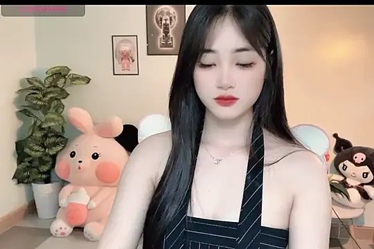 Snapshot of _Aimy_ chatting on December 3, 5:59 am Aimy online show from December 3, 5:59 am