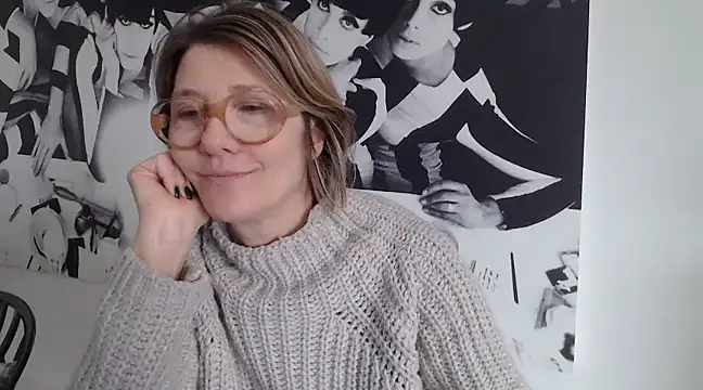 Snapshot of godinflower chatting on December 6, 1:22 pm godinflower online show from December 6, 1:22 pm